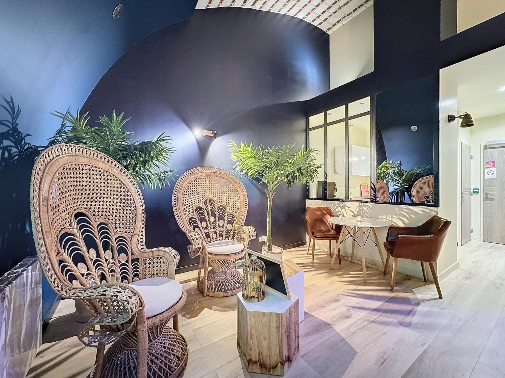 La Parenthese Envoutee Aparthotel Amiens Exterior photo