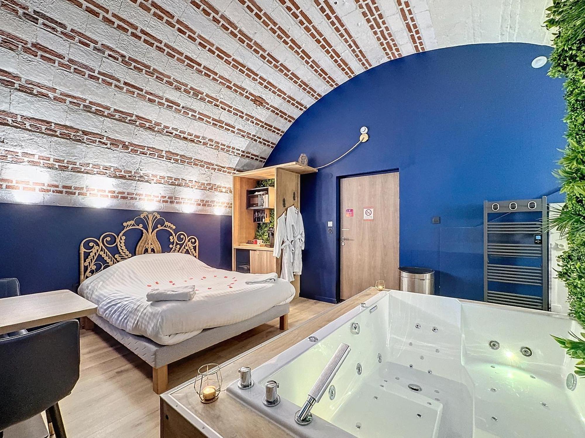 La Parenthese Envoutee Aparthotel Amiens Exterior photo