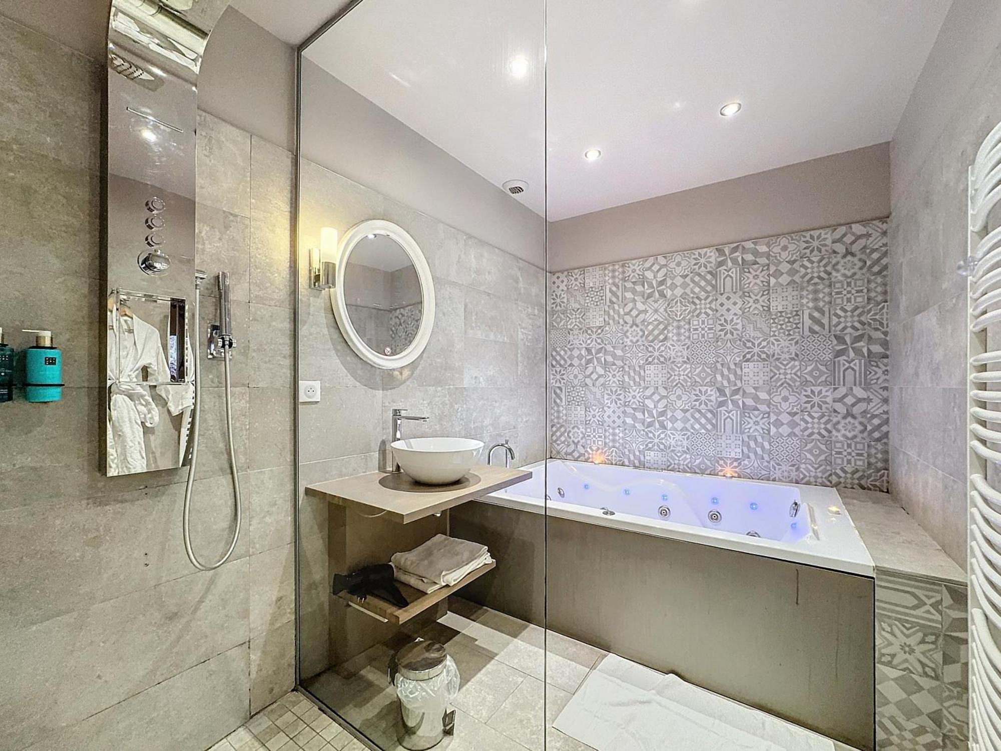 La Parenthese Envoutee Aparthotel Amiens Exterior photo